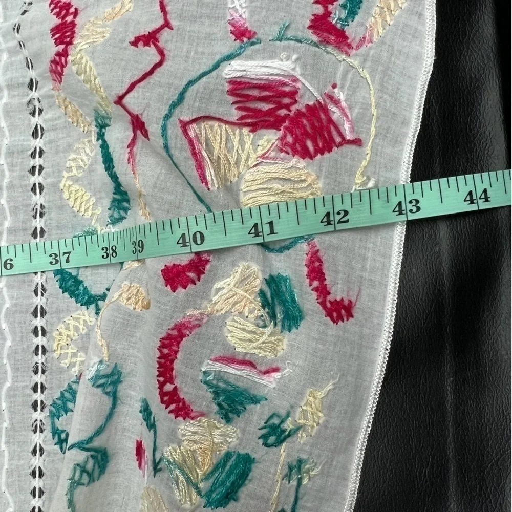 Boho Hand Embroidered Cut Work Lace Linen Tablecloth Cottage Farmhouse Style
